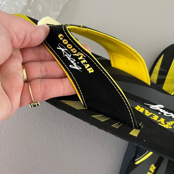 NASCAR Goodyear Racing Flip Flops - Picture 4 of 6